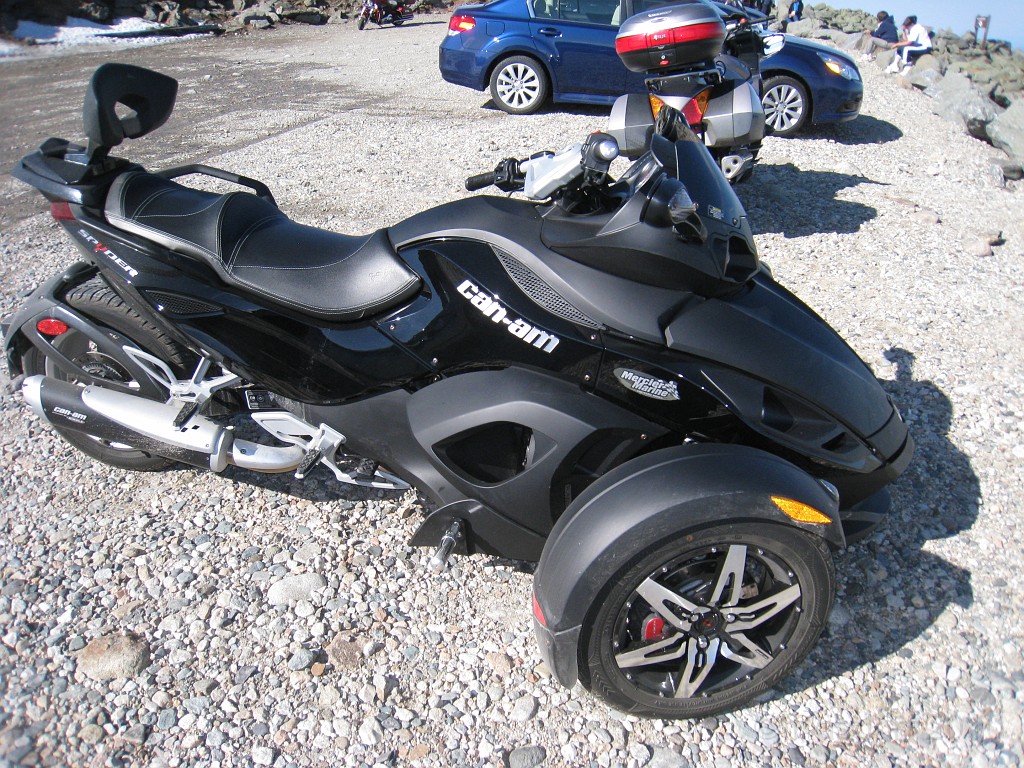 Mt Washington NH 2010 0635.jpg - Mt Washington NH. On May 23 2010 drove the road to the summit. Looked at the views, took some pictures, and drove back down.